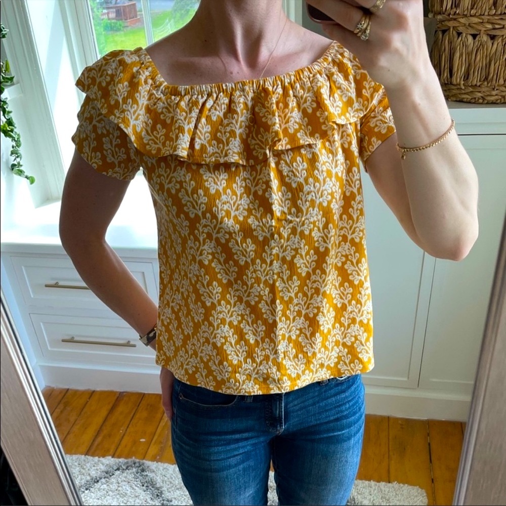 Loft off the shoulder floral crinkle top. - Picture 2 of 11